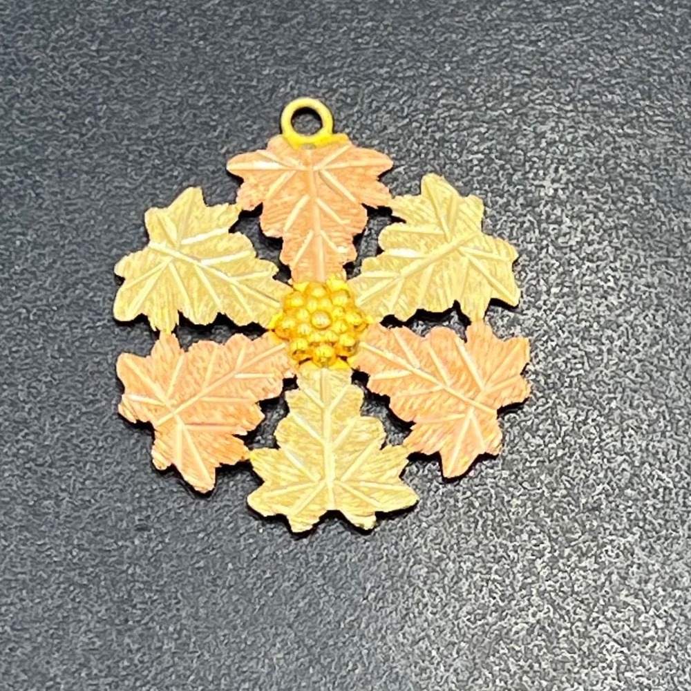 Landstroms Black Hills Gold Vintage Rose Yellow 10k leaf Snowflake Pendant